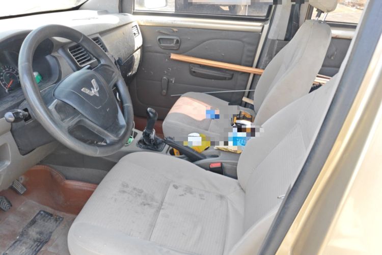 Used Wuling Rongguang V 2016 1.5L Practical Version Left Front Seat