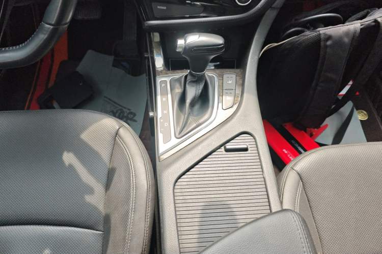 Used Kia K5 2015 2.0L Automatic LUX
