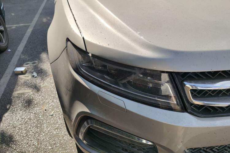 Used Zotye T600 2016 Sport Edition 2.0T DCT Prestige Model Right Front Headlight