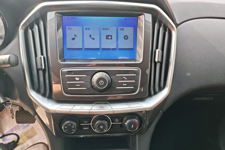 Used JMC Yuhu EV 2022 4x2 LX JX1032PSEF5BEV Audio And AC Panel