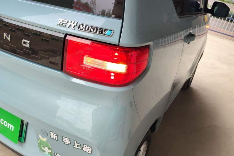 Used Wuling Hongguang MINIEV 2020 Freedom Version Lithium Iron Phosphate Right Rear Taillight