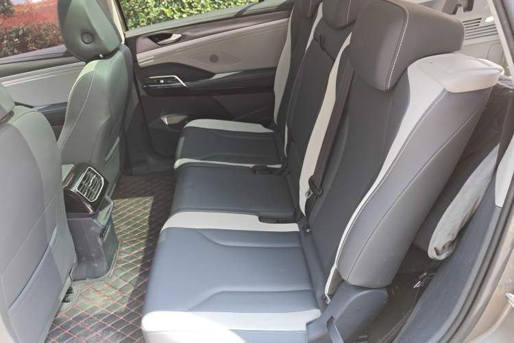 Used Volkswagen ID.6 CROZZ 2022 Long-Range PURE+ Edition Left Rear Seat