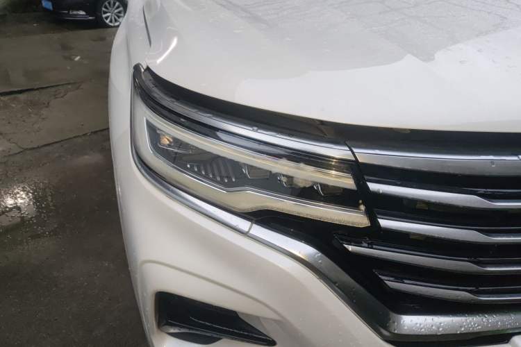 Used Roewe RX5 MAX 2019 300TGI Automatic Intelligent Driving Health Cabin Edition Right Front Headlight
