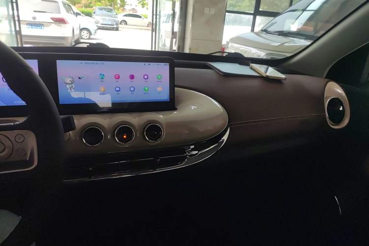 Used Wuling Bingo 2023 333 km Lingxi Connected Version Audio And AC Panel
