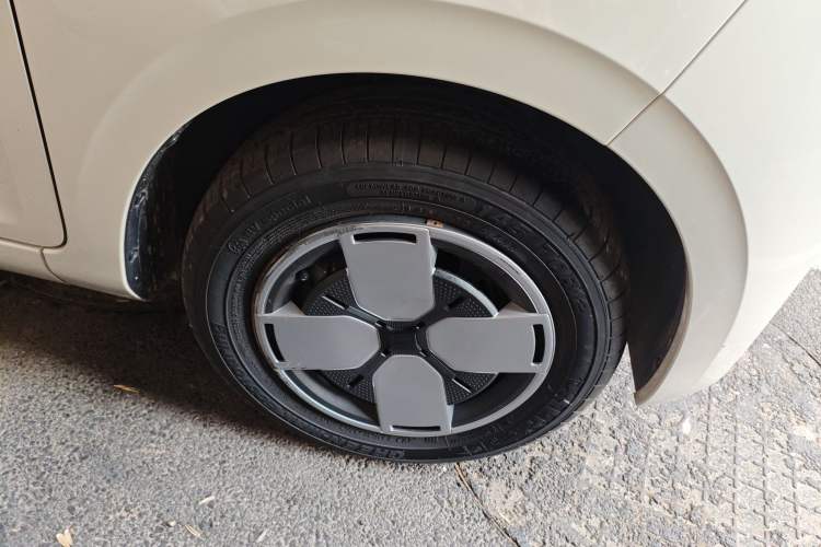 Used Wuling Air ev 2023 - Four Seats - Advanced Edition Right Front Wheel Hub