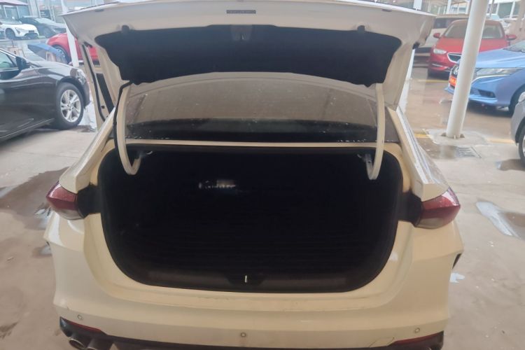 Used GAC Trumpchi EMPOW 2021 270T DCT J15 Version Trunk