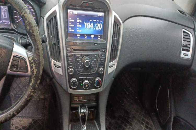 Used JMC Yusheng S350 2013 2.4T Automatic 4x4 Diesel Ultra-Luxury 5-Seater
