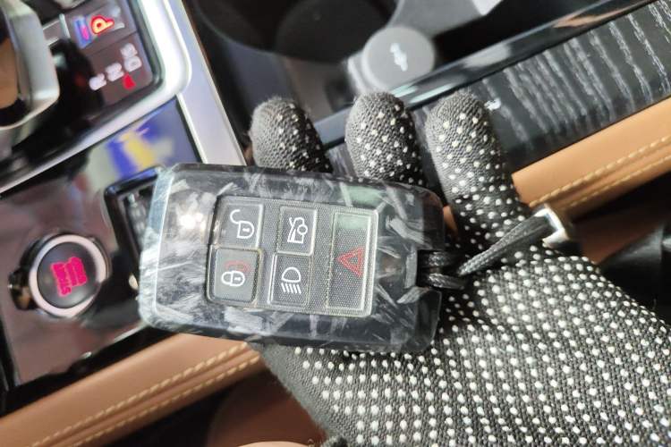 Used Jaguar XFL 2019 XFL 2.0T 250 PS Two-Wheel-Drive Luxury Edition