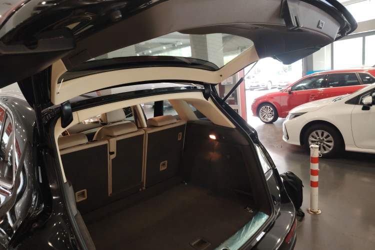 Used Audi Q5 2015 40 TFSI Technology Edition Trunk