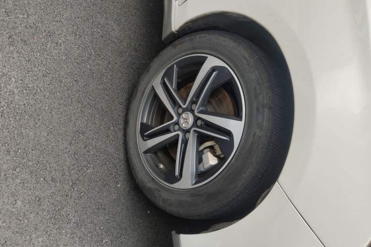 Used BAIC Beijing EU5 2019 R500 Smart Wind Edition Right Front Wheel Hub