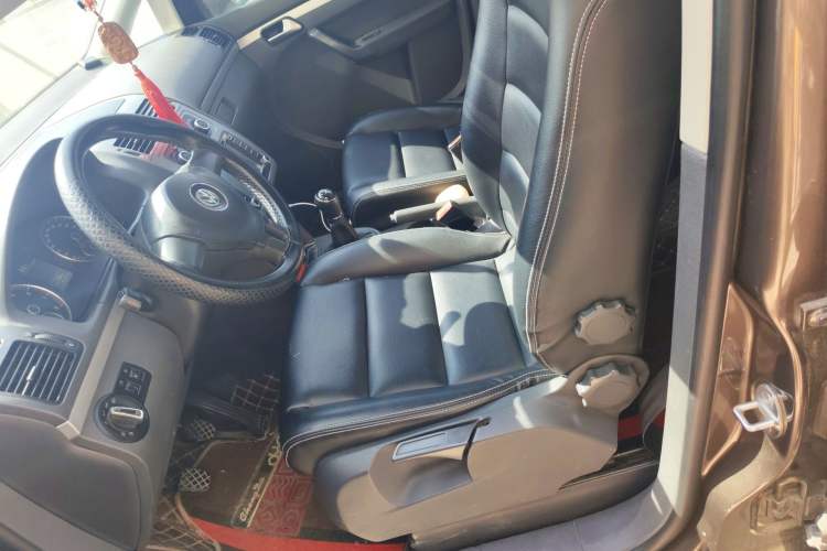 Used Volkswagen Touran 2013 1.4T Manual Fashion Edition 5 Seats