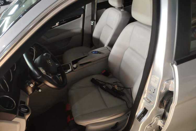 Used Mercedes-Benz C-Class 2013 C 180 Classic Grand Edition
