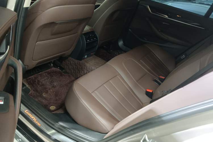 Used BMW 5 Series 2020 525Li Luxury Package Left Rear Seat