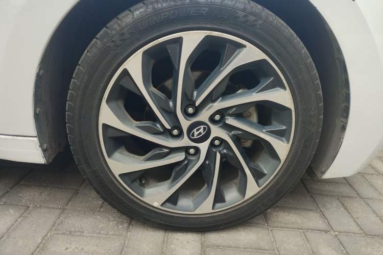 Used Hyundai Elantra (6th Generation / Lingdong) 2019 1.5L CVT ZhiXuan – Elite Version Right Front Wheel Hub