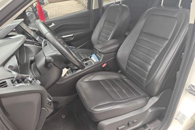 Used Ford Kuga 2019 EcoBoost 180 Two-Wheel-Drive Titanium Plus Model China V Standard