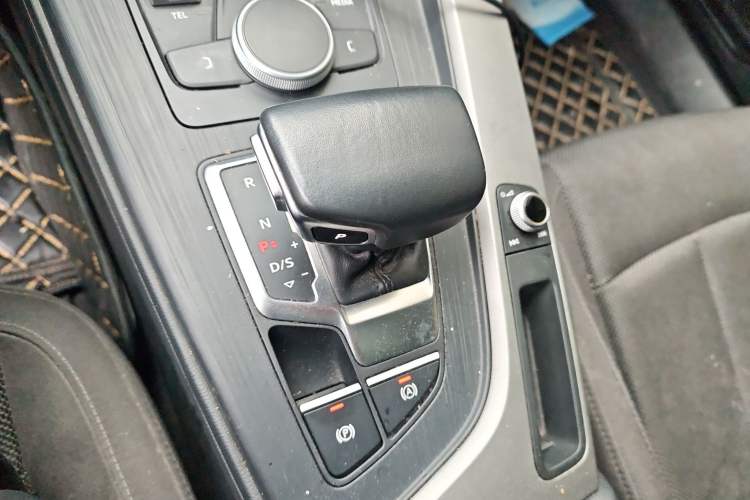 Used Audi A4L 2019 40 TFSI Ambition China VI