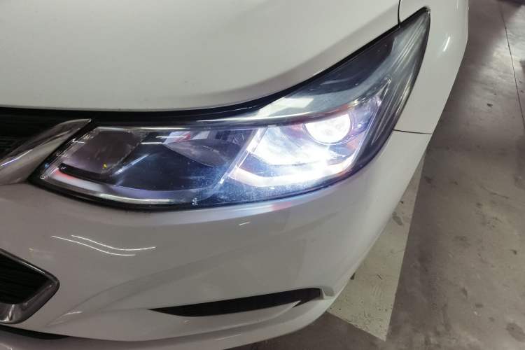 Used Chevrolet Cruze 2018 320 Automatic Pioneer Sunroof Edition
