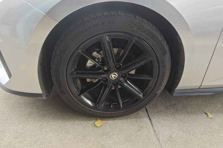 Used CHANGAN UNI-V 2022 1.5T Prestige Version Exterior 4