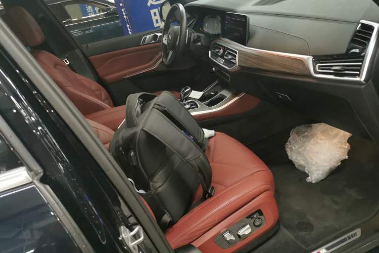 Used BMW X5 2022 Restyled xDrive 40Li Luxury Edition M Sport Package
