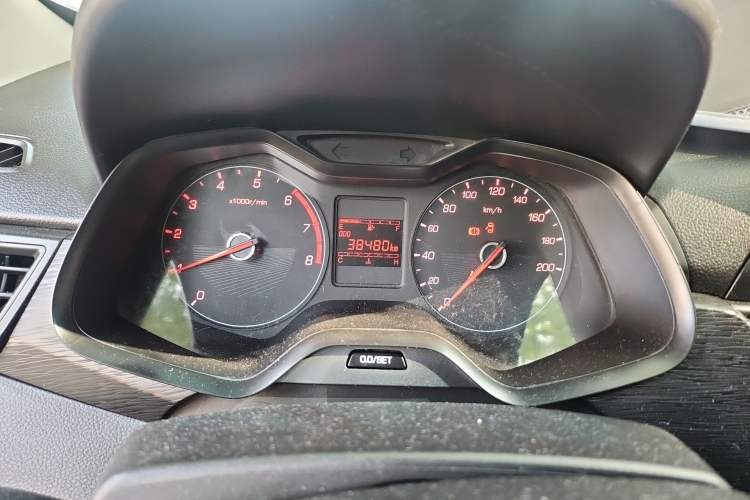 Used Baojun 310 2016 1.2L manual Comfort trim level Instrument Cluster