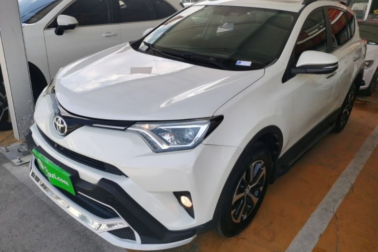 Used Toyota RAV4 2015 2.0L CVT Two-Wheel Drive Fashion Edition