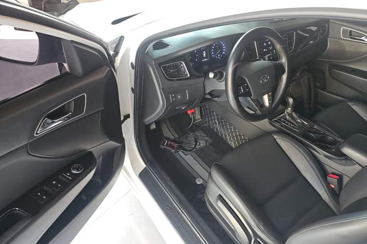 Used Hyundai Mistra 2016 1.8L Automatic Smart GLS