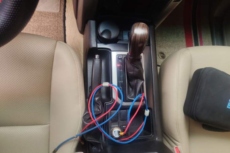 Used Toyota Prado 2010 2.7L Automatic Standard Edition Gear Lever