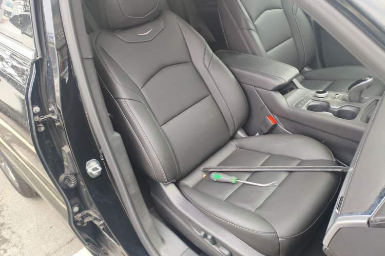 Used Cadillac XT4 2024 28T Two-Wheel-Drive Luxury Version
