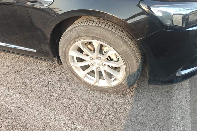 Used Buick LaCrosse 2021 552T Luxury Version Right Front Wheel Hub