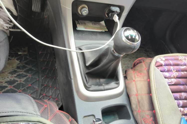 Used BYD F3 2015 Energy-Efficient Model 1.5L Manual Comfort Edition Gear Lever