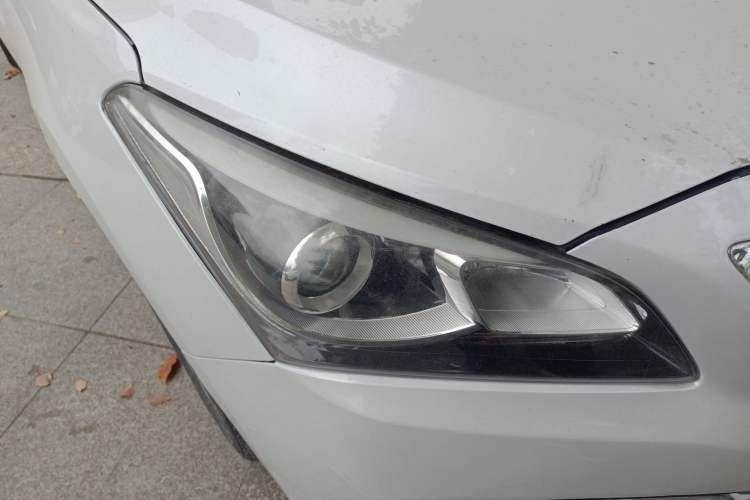 Used Hyundai Mistra 2014 1.8L Automatic Deluxe DLX Model Right Front Headlight