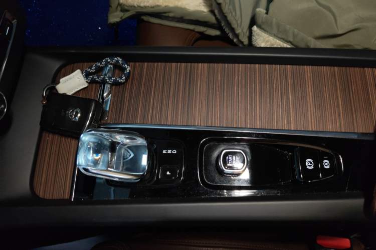 Used Volvo XC60 2022 B5 4x4 Smart Luxury Edition