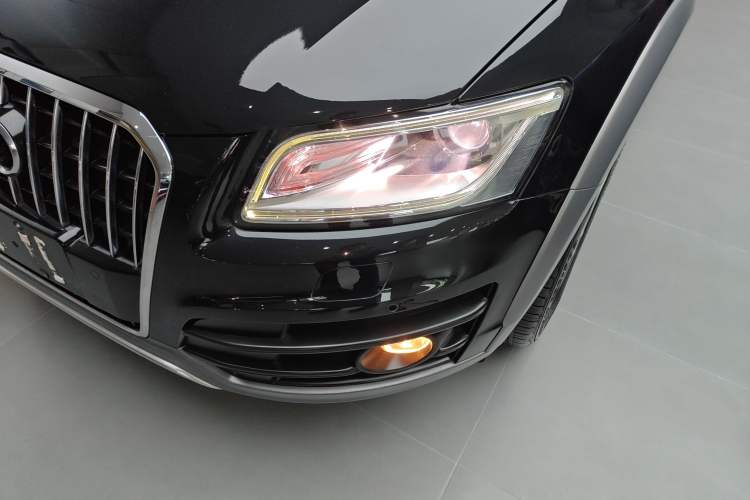 Used Audi Q5 2017 Plus 40 TFSI Technology Model