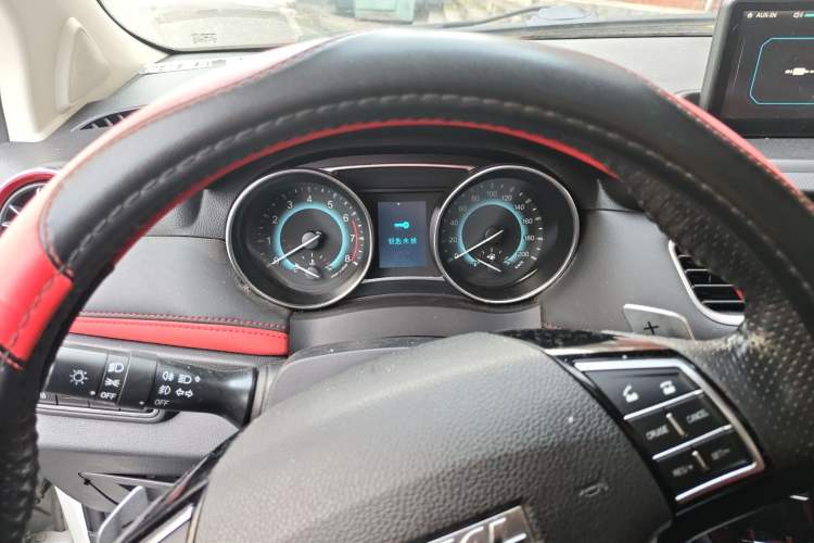 Used Haval H1 2016 Revised Version Blue Badge 1.5L AMT Luxury Edition Instrument Cluster