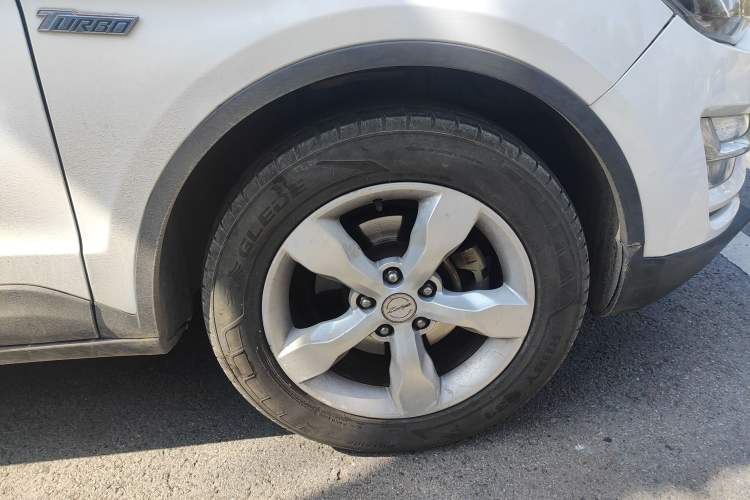 Used Zotye Domy X5 2015 1.5T Manual Luxury Version China IV Standard
