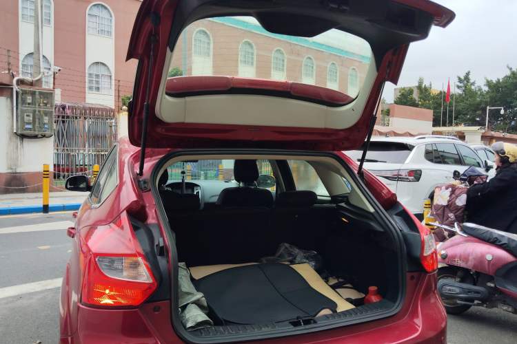 Used Ford Focus 2012 Hatchback 1.6L Automatic Comfort Model