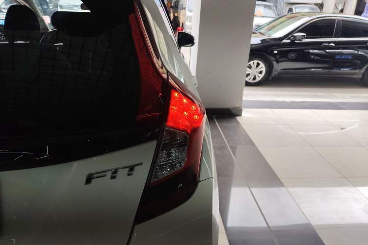 Used Honda Fit 2018 1.5L CVT Comfort Version Right Rear Taillight