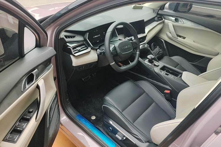 Used Lynk & Co 06 2021 1.5T Shero Pink Special Edition