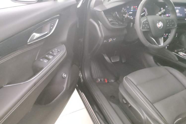 Used Buick Envision 2023 Encore Plus 652T Five-Seat Luxury Model Driver Seat