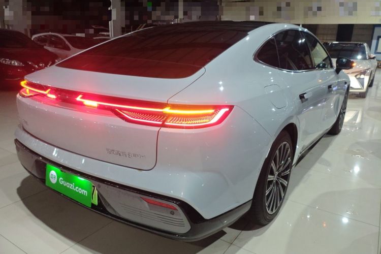 Used Geely Galaxy 8 2025 130km EM-i Flagship Edition Rear Right 45 Deg