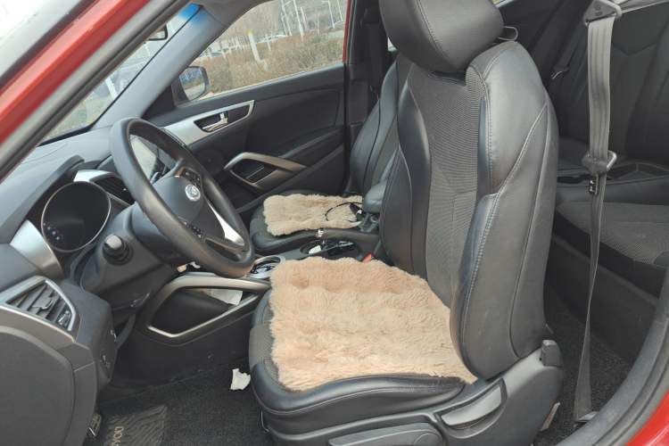 Used Hyundai Veloster 2011 1.6L Automatic Luxury Edition Left Front Seat