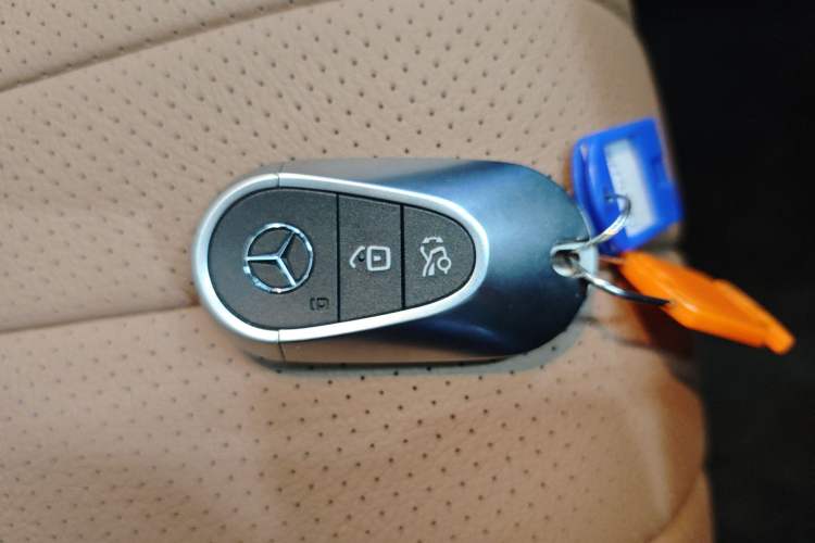 Used Mercedes-Benz E-Class New Energy 2024 E 350 e L Plug-in Hybrid Sedan Vehicle Key