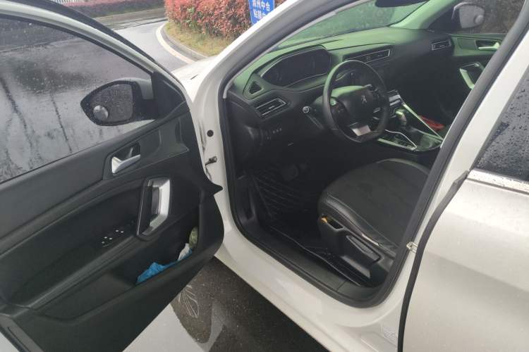 Used Peugeot 308 2016 1.6L Automatic Luxury Edition Driver Seat