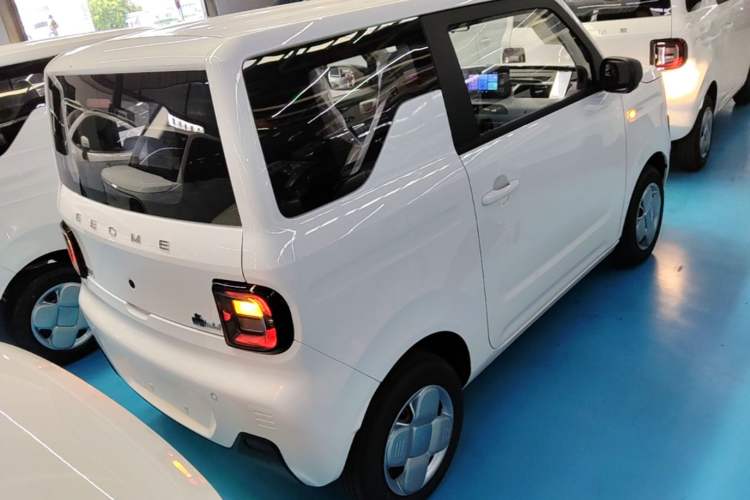 Used Geely Galaxy Panda 2024 Panda Mini 200km Endurance Bear
