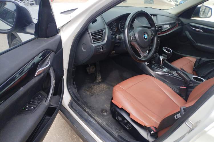 Used BMW X1 2015 sDrive18i Fashion Upgrade Edition Driver Seat