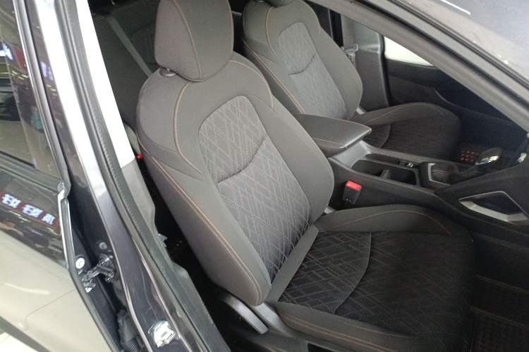 Used Chevrolet Orlando 2020 Mild Hybrid 530T Automatic Enjoyment Edition (5+2 Models)
