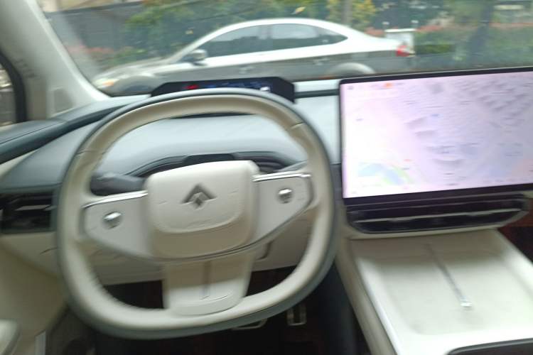 Used Hyptec HT 2023 670 Rear-Drive Ultra-High Voltage Version Steering Wheel