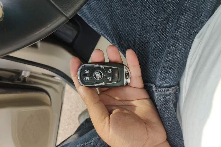 Used Buick GL8 2023 ES Lu Zun Deluxe Model Vehicle Key