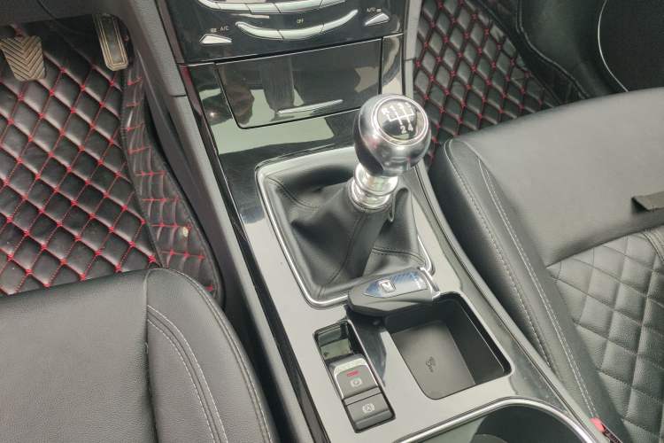 Used Zotye Z500 2016 1.5T Manual Luxury Edition Gear Lever