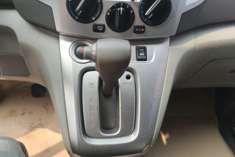 Used Nissan NV200 2016 Revised Version 1.6L CVT Luxury Edition
